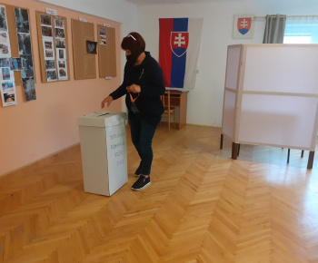 Aktuality / Doplňujúce voľby v obci Prosiek 2021 - foto