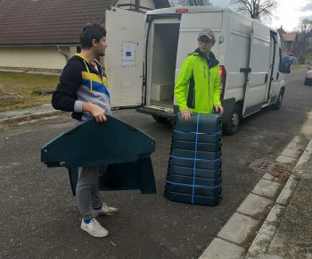 DHZ Prosiek aktuality / DHZ nápomocná pri rozvoze kompostérov - foto